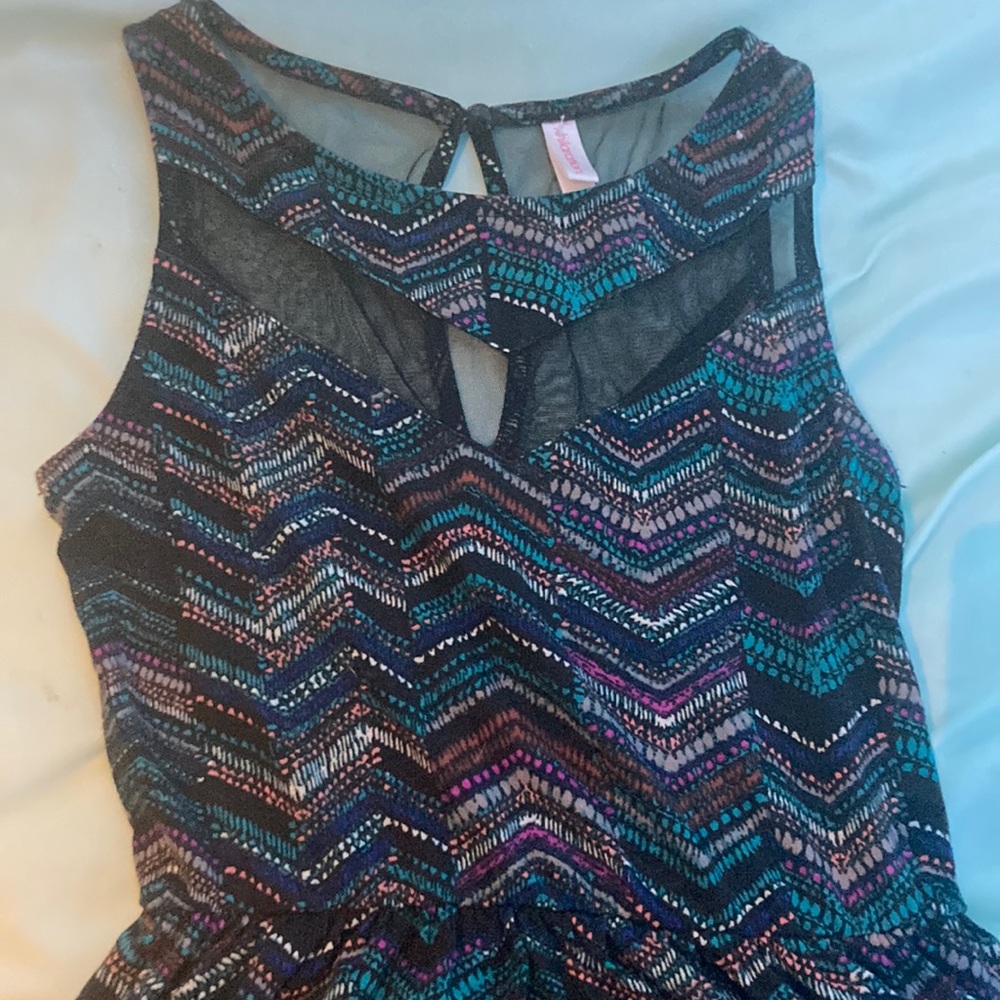 Zig zag patter with lots of colors xs